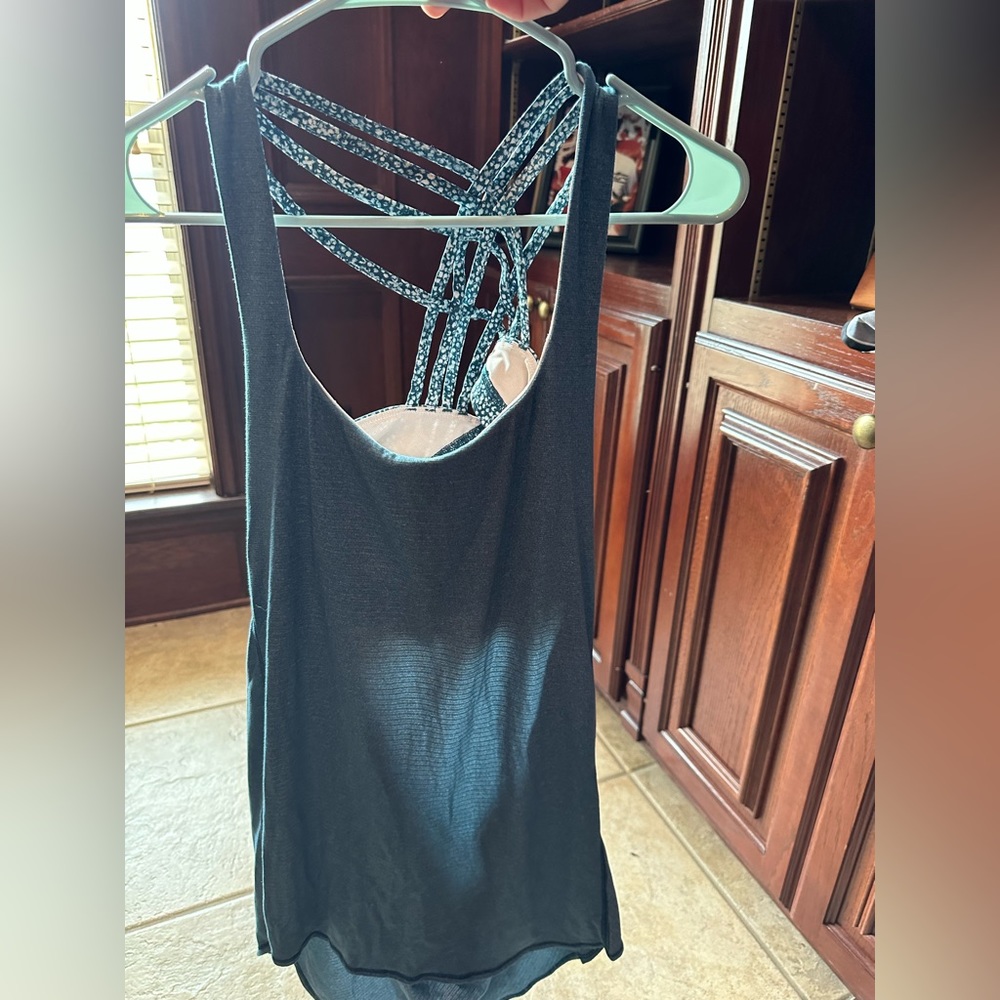 Lululemon tank